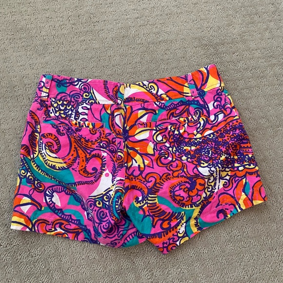 Brightly colored Lilly Pulitzer Callahan Shorts - Picture 4 of 5